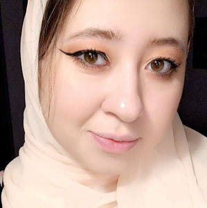 Meet your Posher, Suad